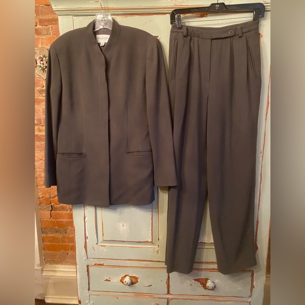 Beautiful Charcoal Vintage Size 2/4 Emanuel Ungaro Pantsuit